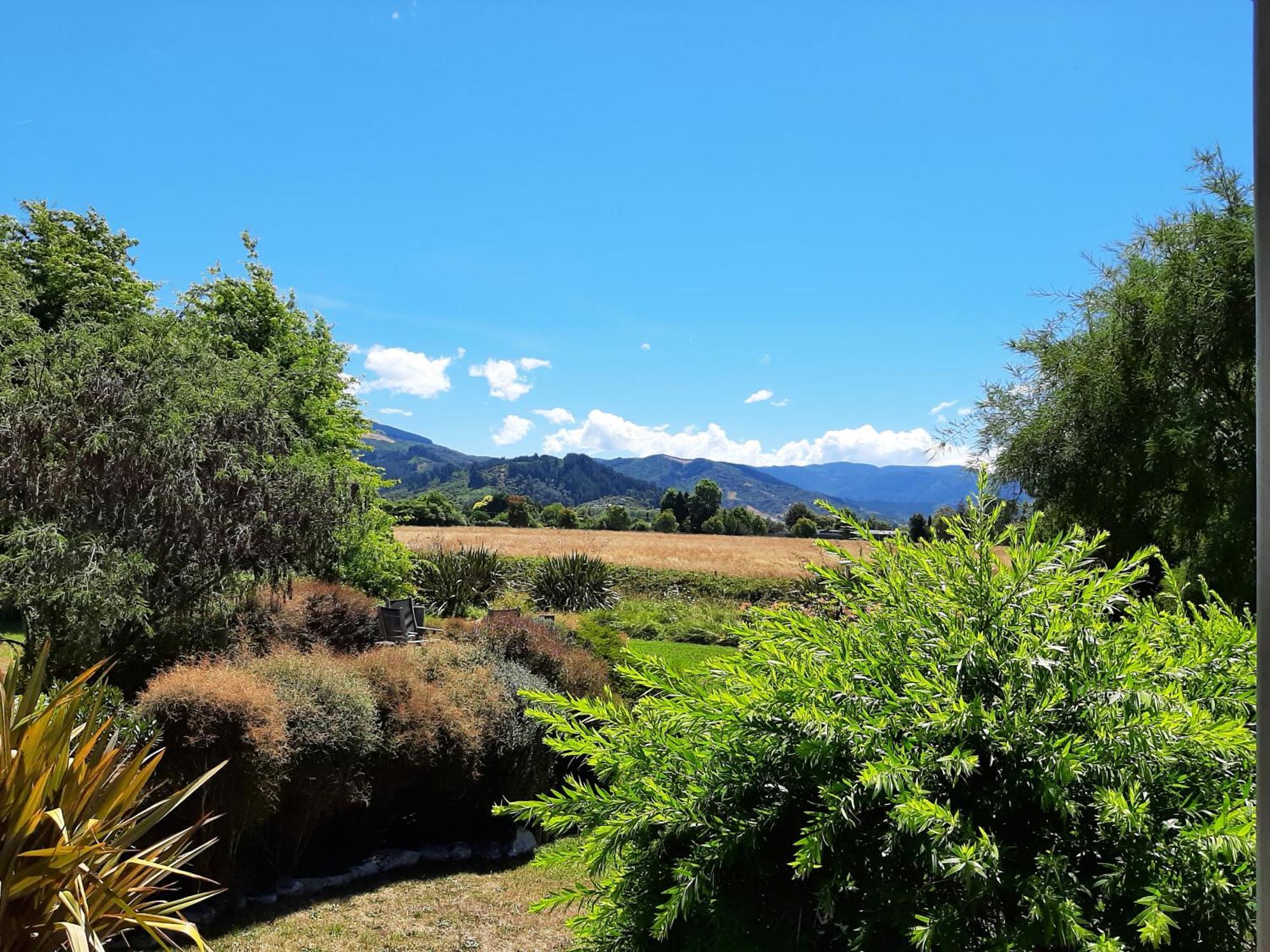 Eden'S Edge Lodge Motueka Bagian luar foto